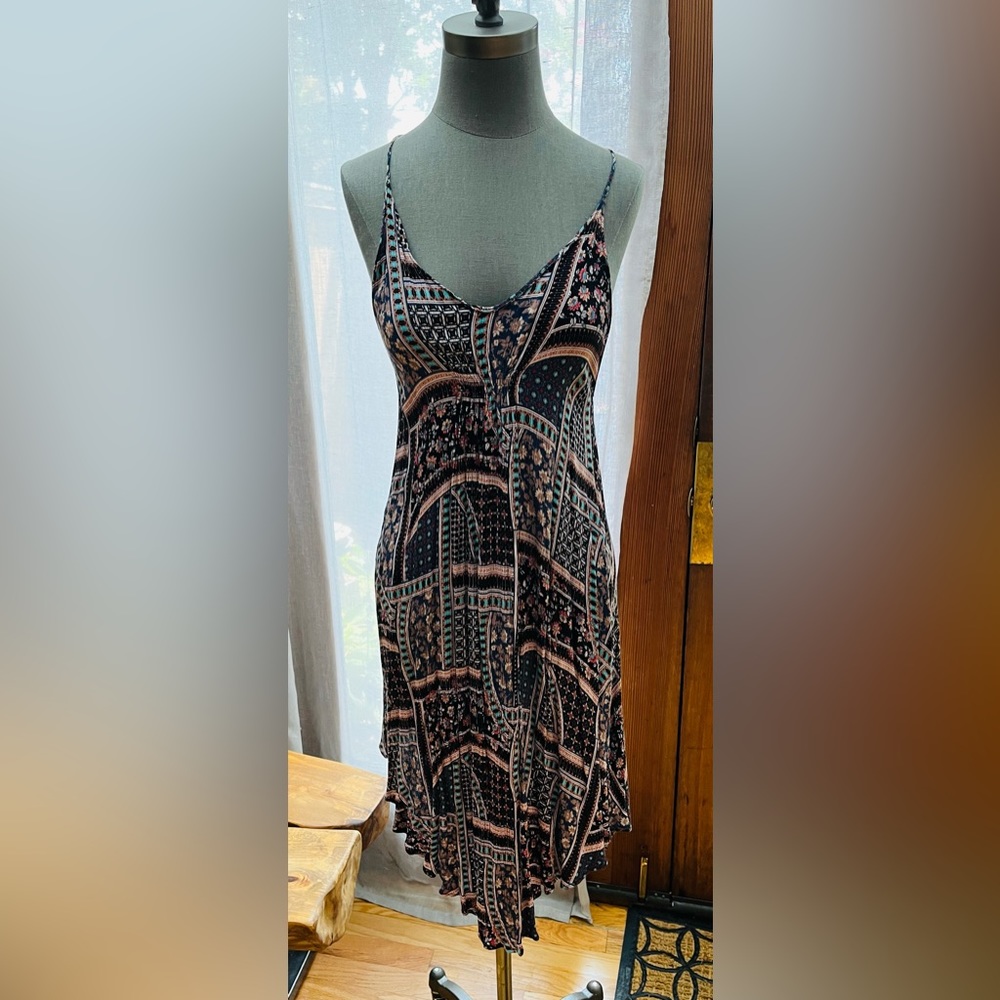 Women’s patterned lightweight dress